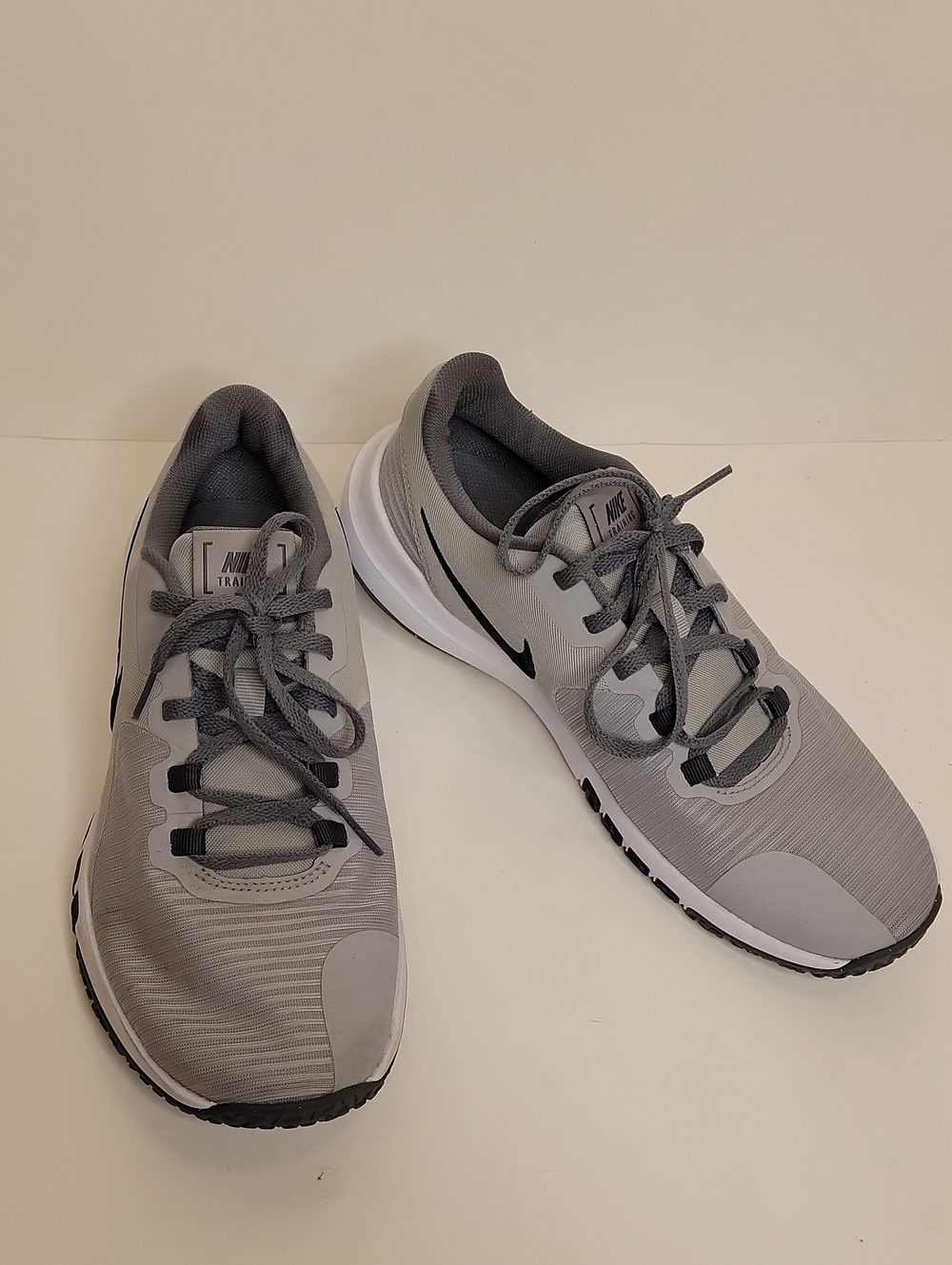 Nike Men’s Gray Low-Profile Running Shoes